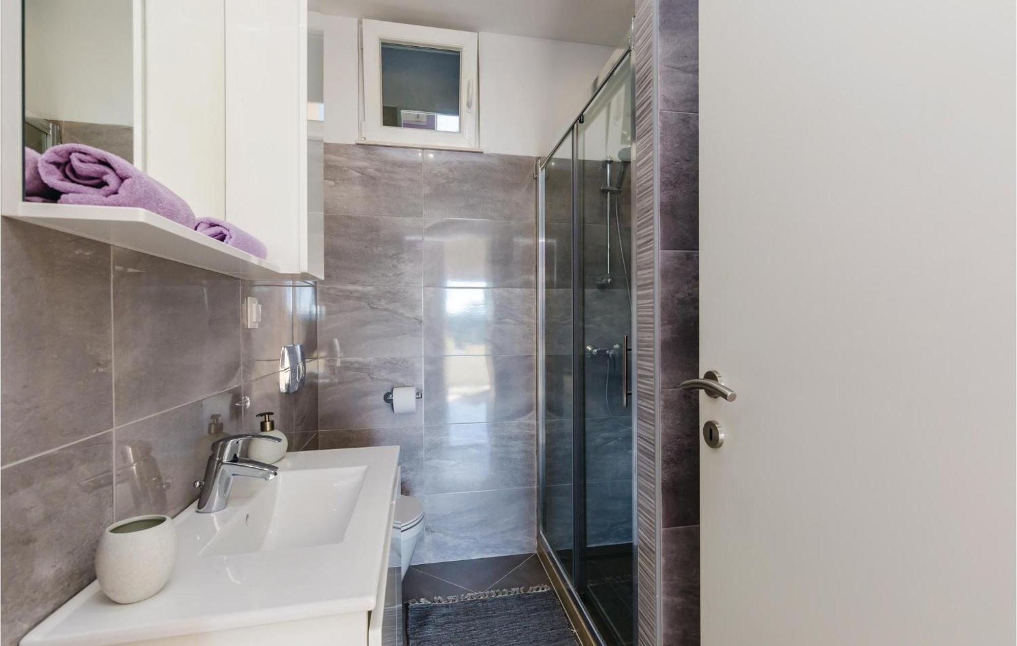 Cozy Apartment In Zaton Veliki With Kitchen Ngoại thất bức ảnh