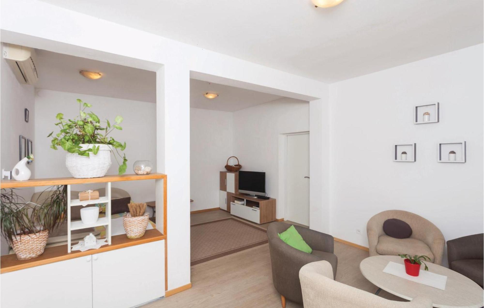Cozy Apartment In Zaton Veliki With Kitchen Ngoại thất bức ảnh